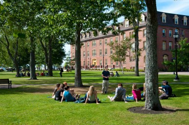 upei-campus_class-mike-teaching